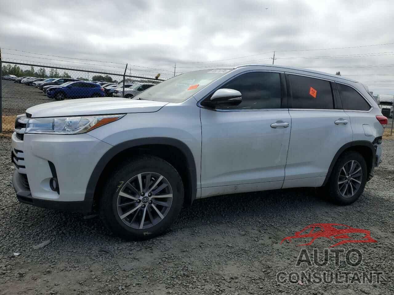 TOYOTA HIGHLANDER 2018 - 5TDJZRFH2JS817853