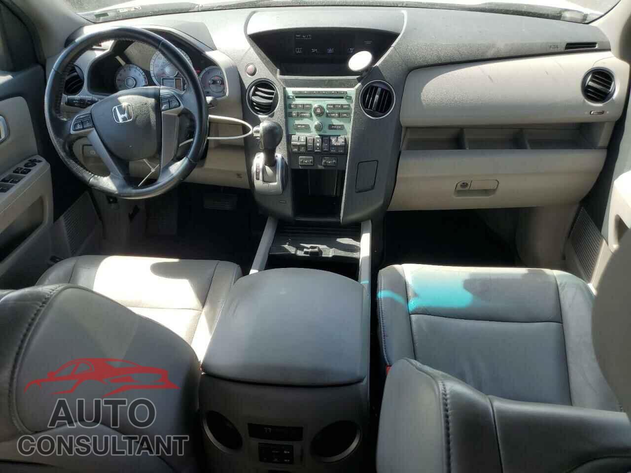 HONDA PILOT 2011 - 5FNYF4H52BB107032
