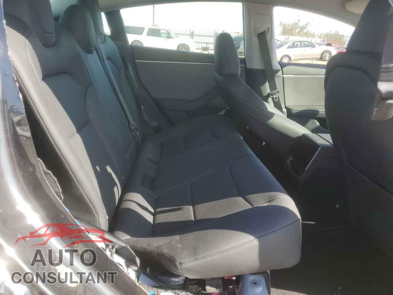 TESLA MODEL 3 2025 - 5YJ3E1EA4SF978477