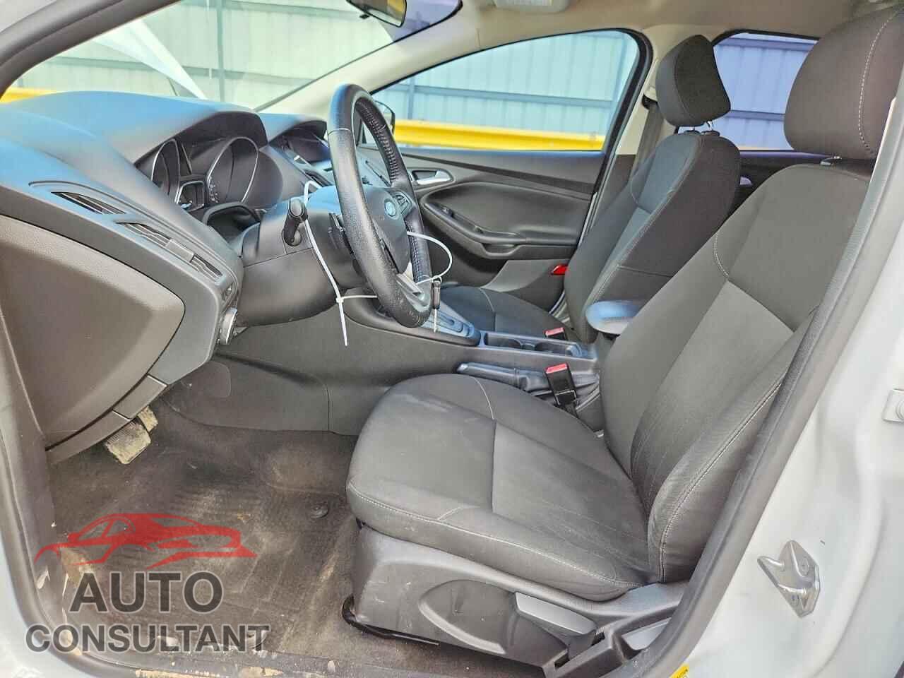 FORD FOCUS 2015 - 1FADP3K27FL333838