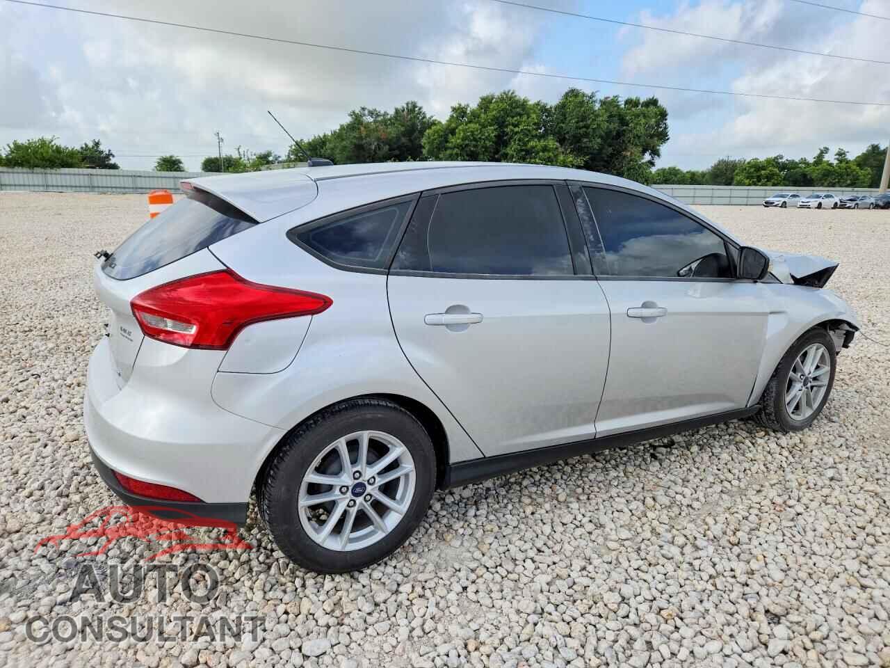 FORD FOCUS 2017 - 1FADP3K28HL247019