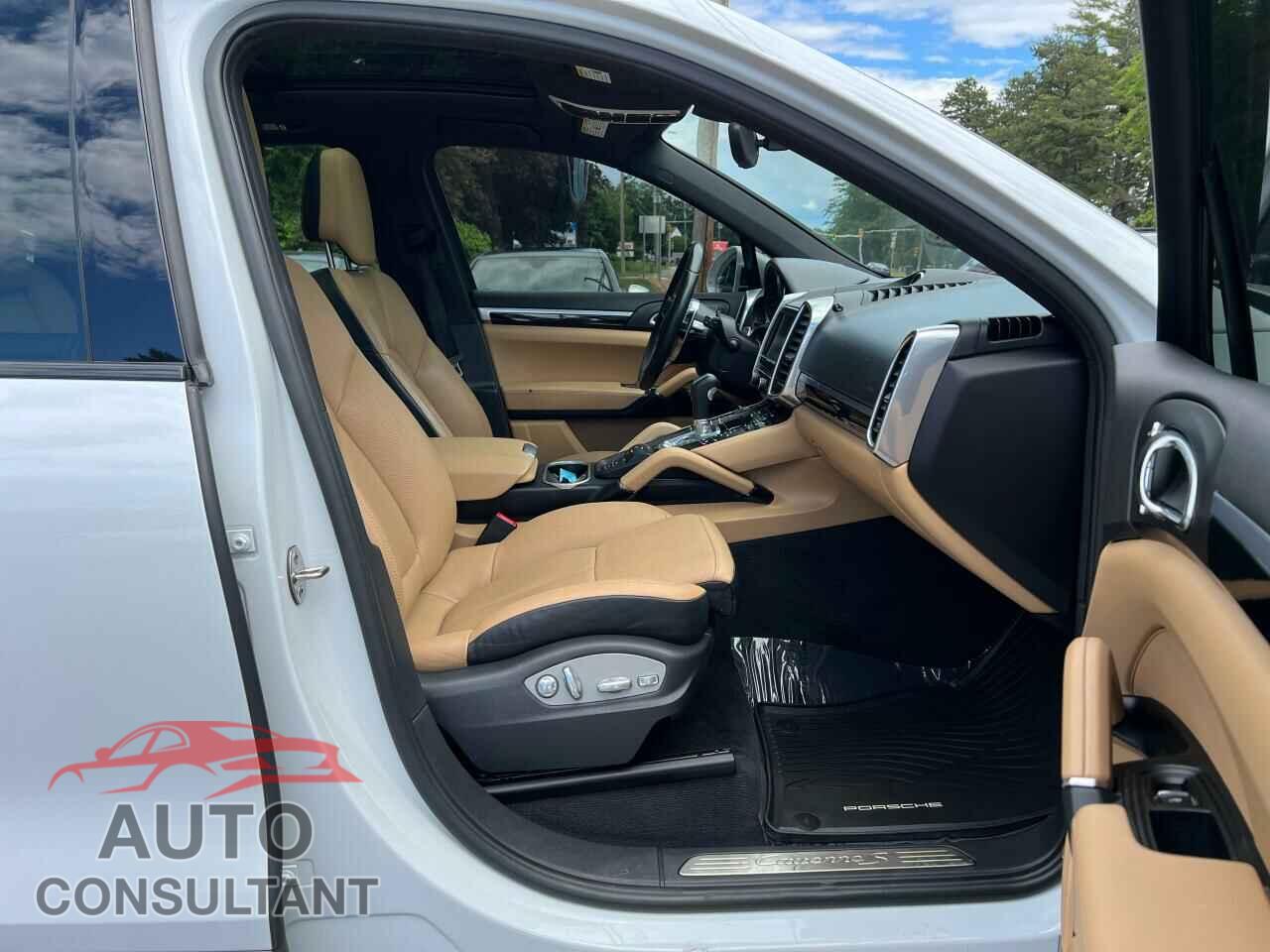 PORSCHE CAYENNE 2016 - WP1AE2A29GLA62277