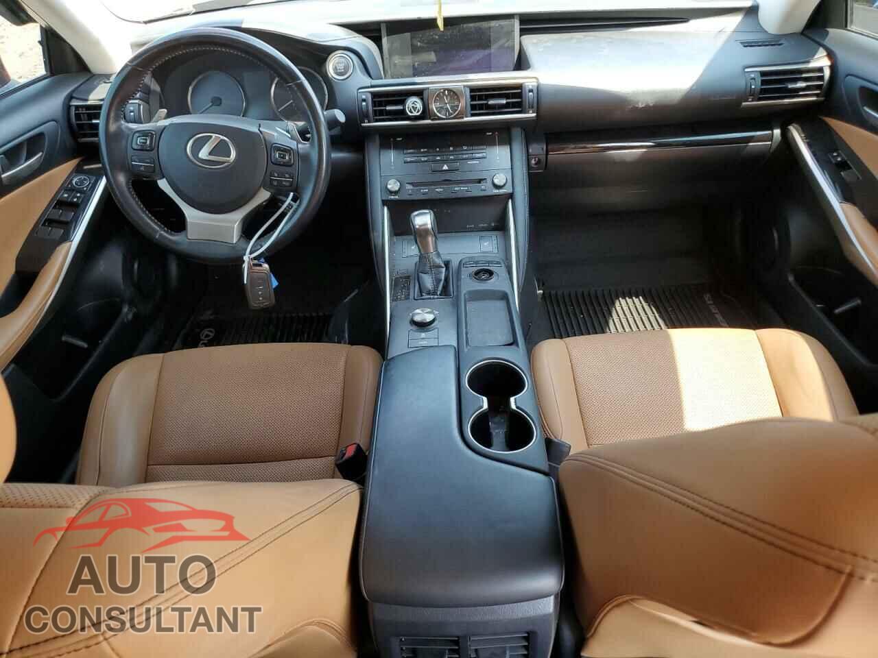 LEXUS IS 2018 - JTHC81D22J5033009