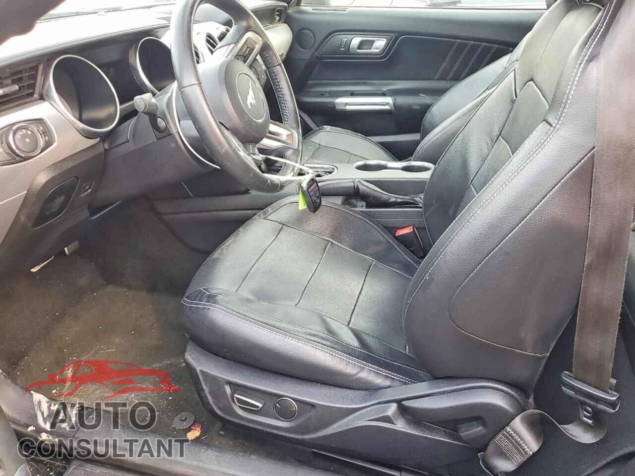 FORD MUSTANG 2018 - 1FATP8UHXJ5110104