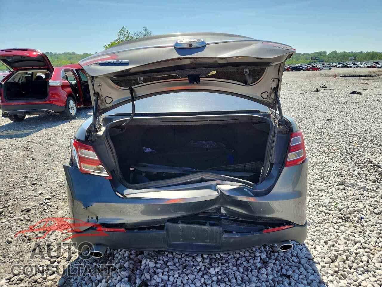FORD TAURUS 2017 - 1FAHP2H81HG111654