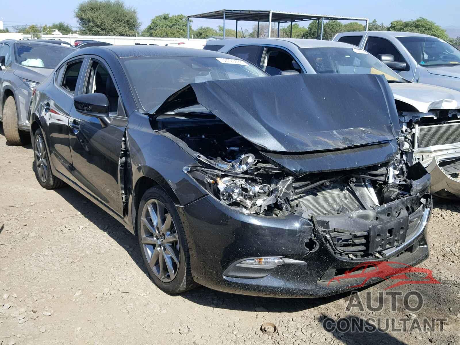 MAZDA 3 2018 - 3MZBN1V38JM201627