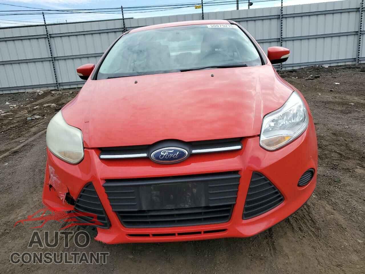 FORD FOCUS 2014 - 1FADP3F2XEL376529