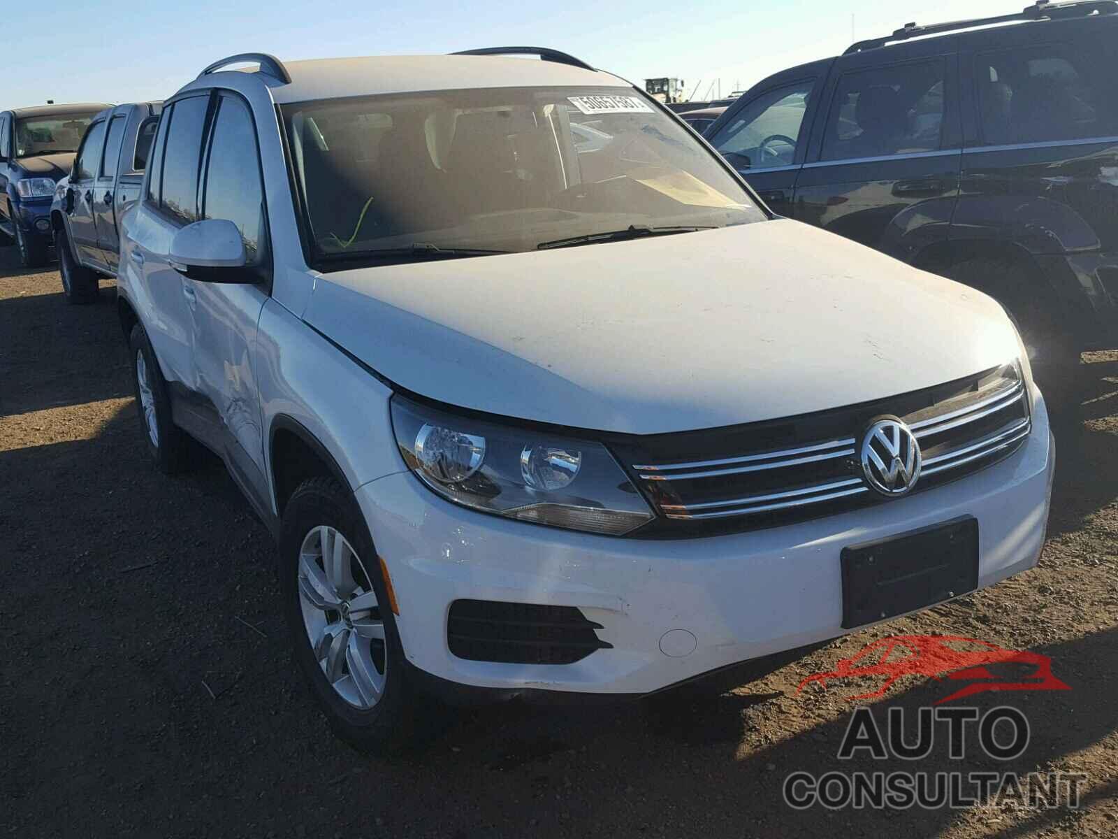 VOLKSWAGEN TIGUAN 2015 - WVGAV7AX1FW604958