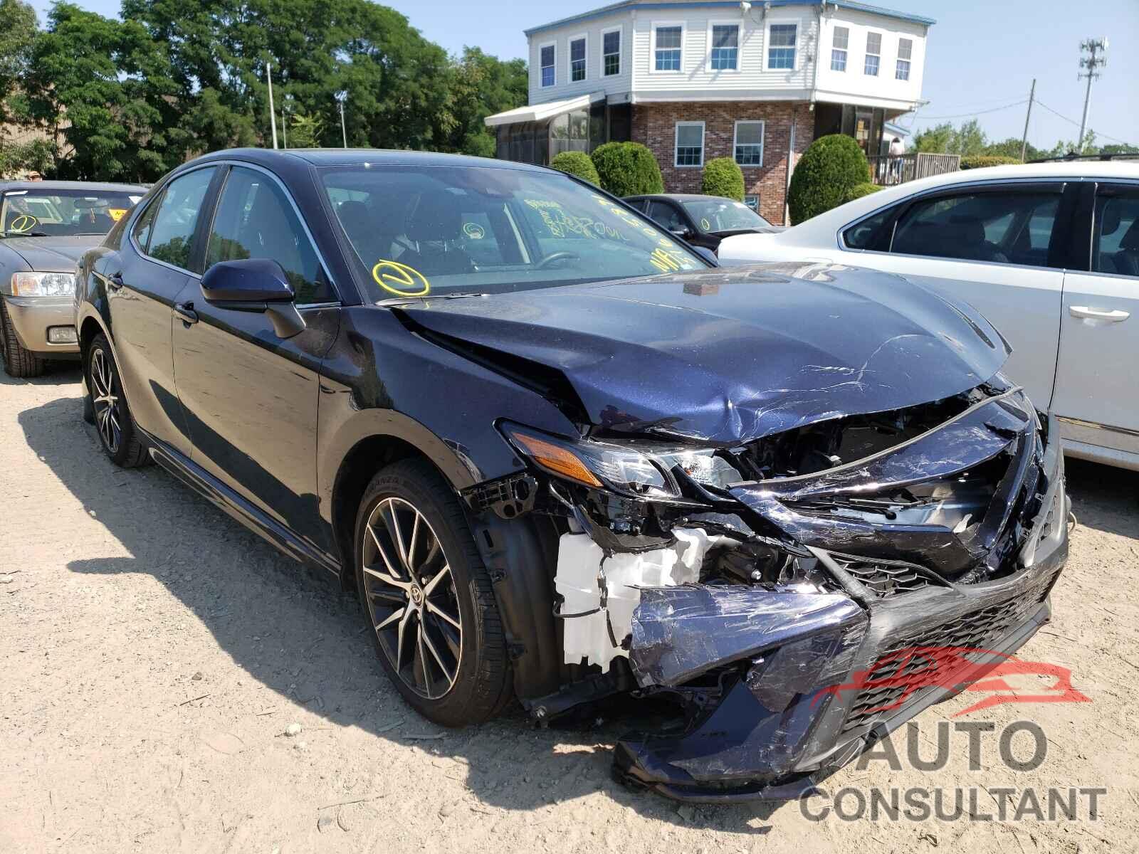 TOYOTA CAMRY 2021 - 4T1G11AK0MU415623