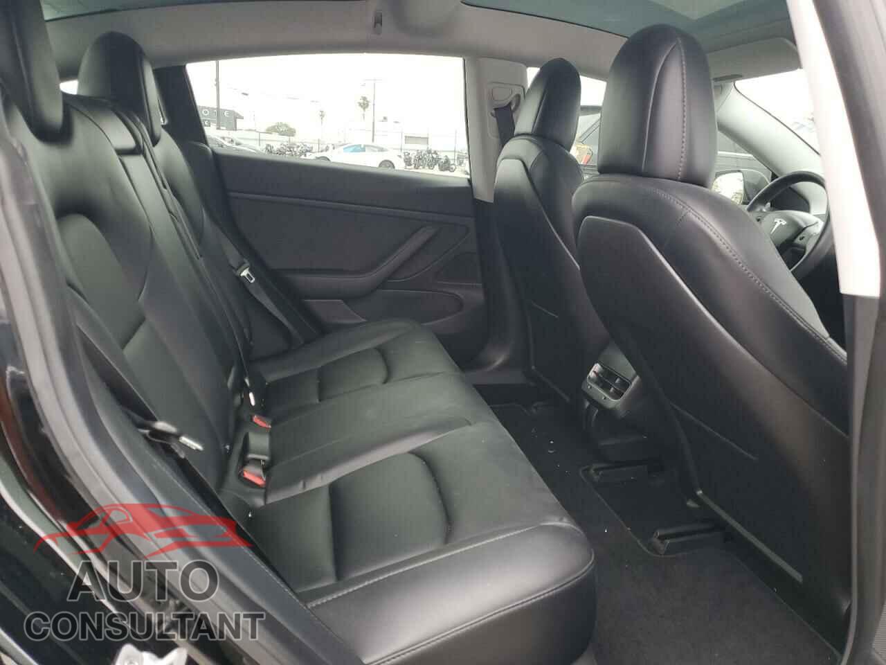 TESLA MODEL 3 2018 - 5YJ3E1EA5JF122667