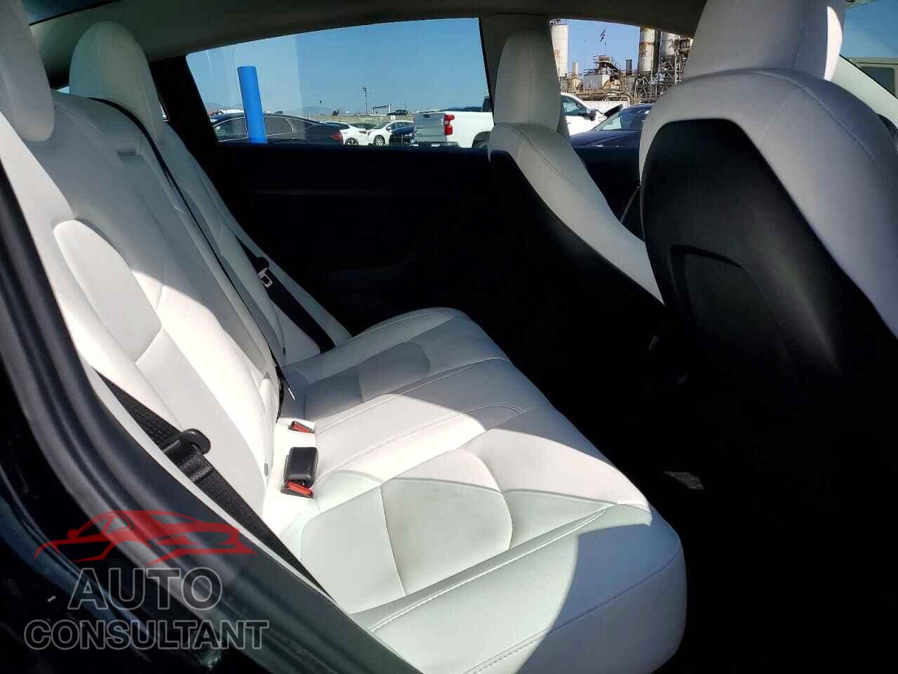TESLA MODEL 3 2023 - 5YJ3E1EA1PF563155