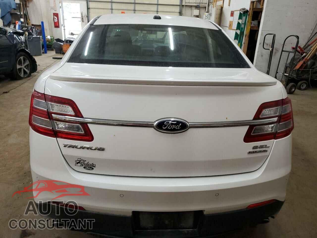 FORD TAURUS 2013 - 1FAHP2E81DG221313