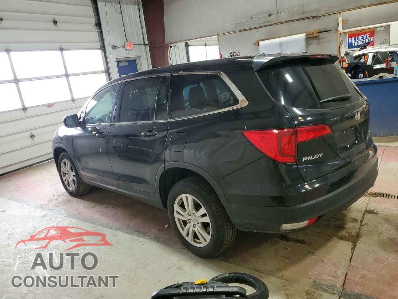 HONDA PILOT 2017 - 5FNYF6H14HB053606