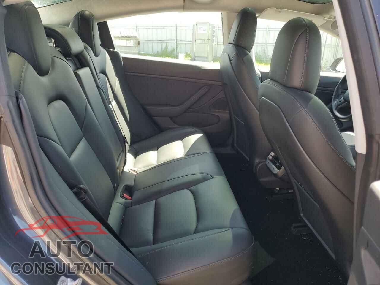 TESLA MODEL 3 2018 - 5YJ3E1EA9JF158202