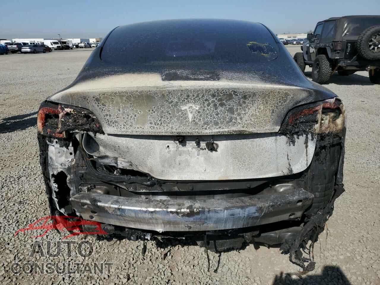 TESLA MODEL 3 2021 - 5YJ3E1EA5MF077377