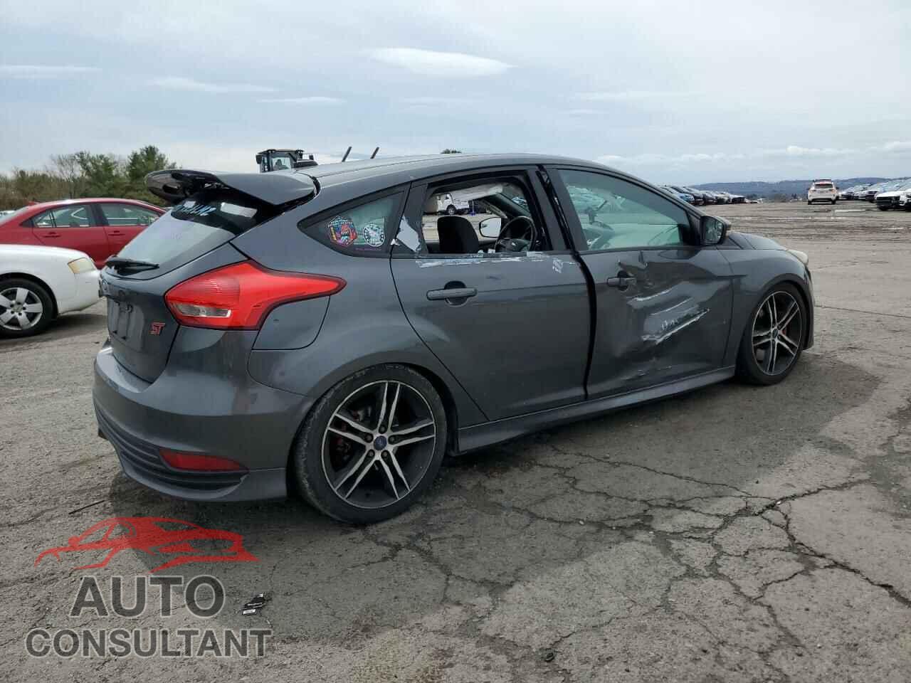 FORD FOCUS 2017 - 1FADP3L97HL310266