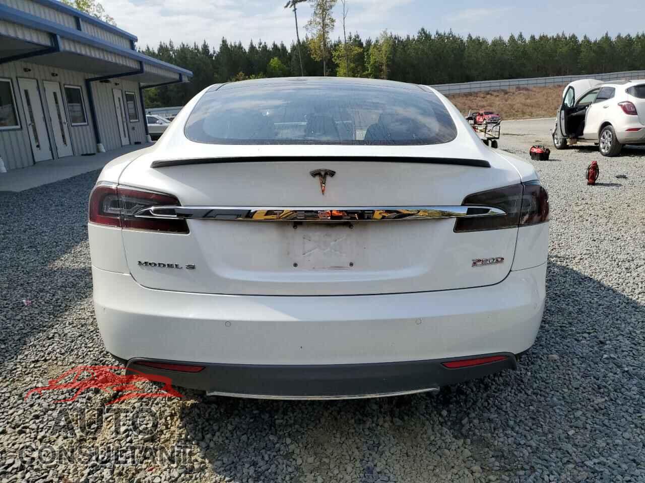 TESLA MODEL S 2015 - 5YJSA1E43FF102541