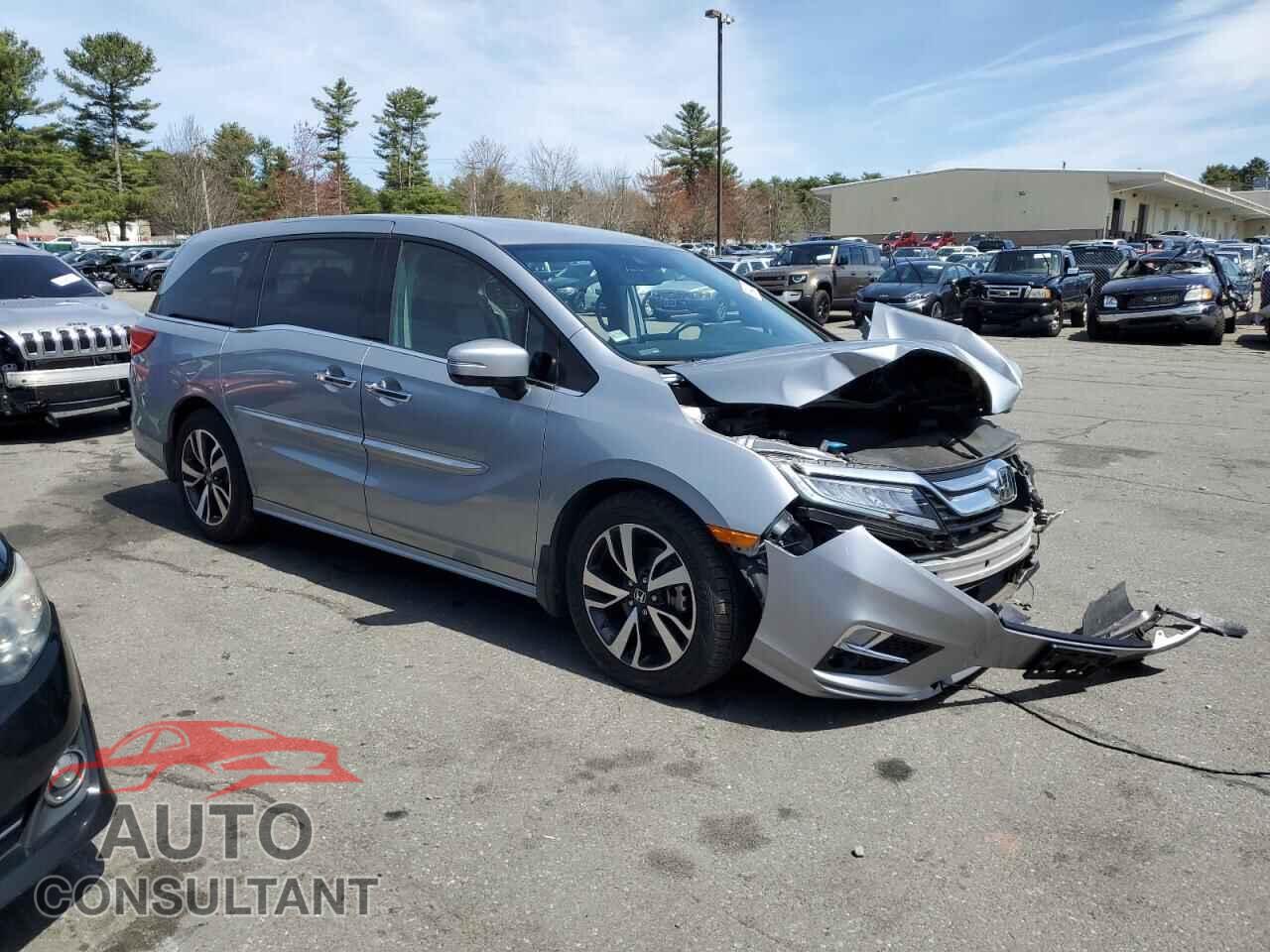 HONDA ODYSSEY 2018 - 5FNRL6H96JB026089
