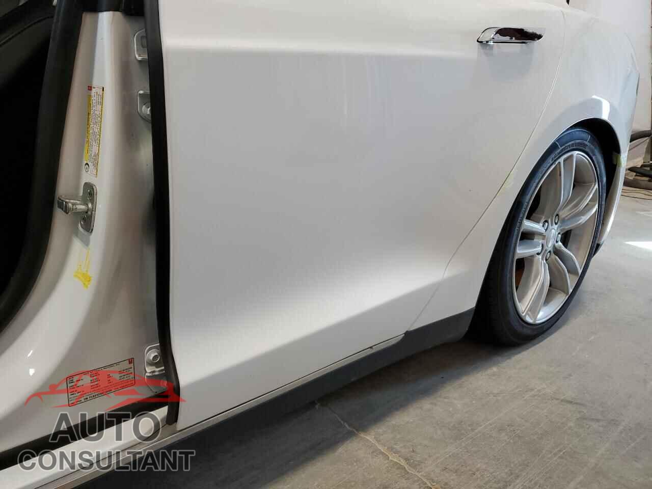 TESLA MODEL S 2016 - 5YJSA1E25GF128509