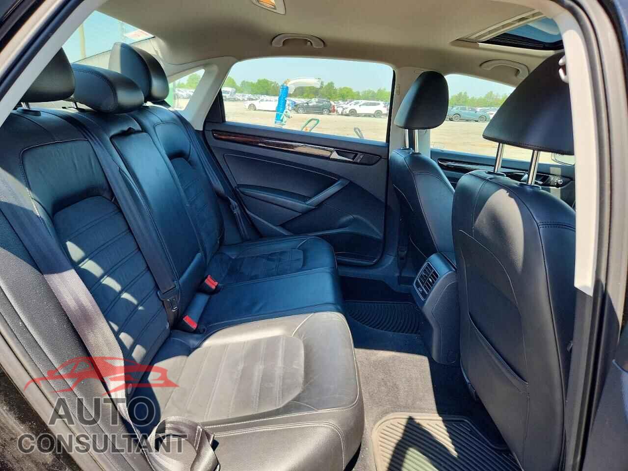 VOLKSWAGEN PASSAT 2014 - 1VWCN7A30EC007792