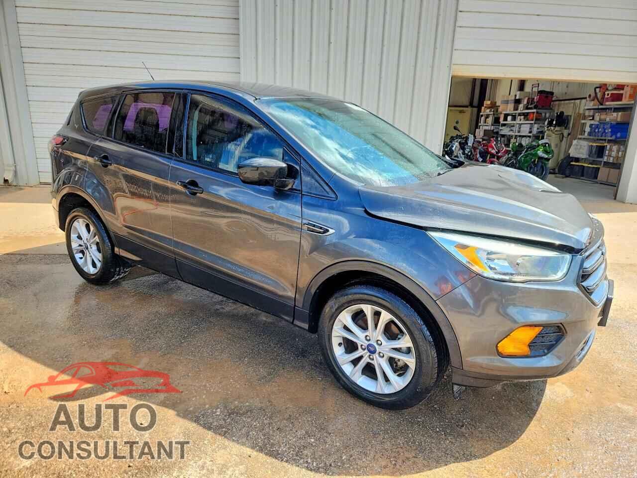 FORD ESCAPE 2017 - 1FMCU0F71HUB79655
