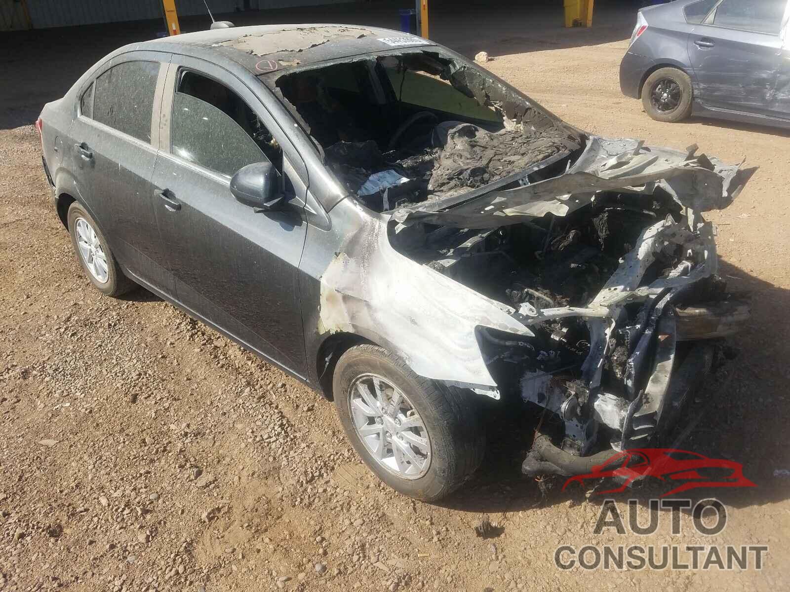 CHEVROLET SONIC 2019 - 1G1JD5SB1K4117336