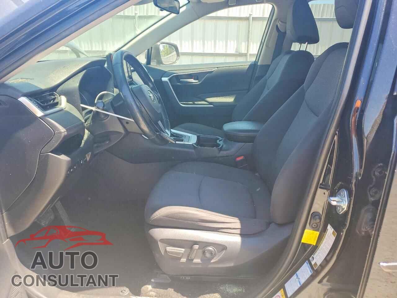 TOYOTA RAV4 2019 - JTMP1RFV7KJ005227