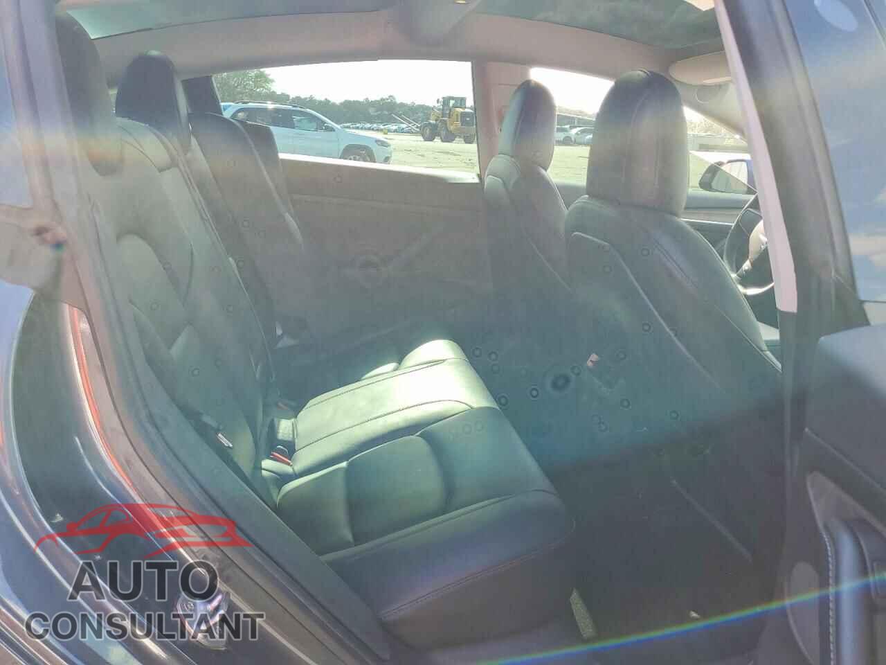 TESLA MODEL 3 2021 - 5YJ3E1EA4MF085129