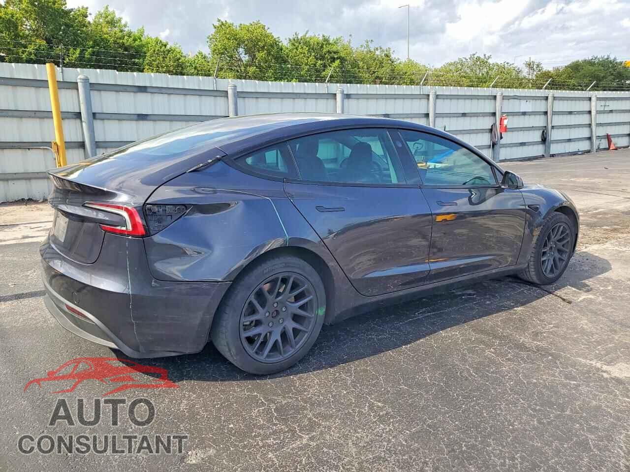 TESLA MODEL 3 2024 - 5YJ3E1EA8RF855694