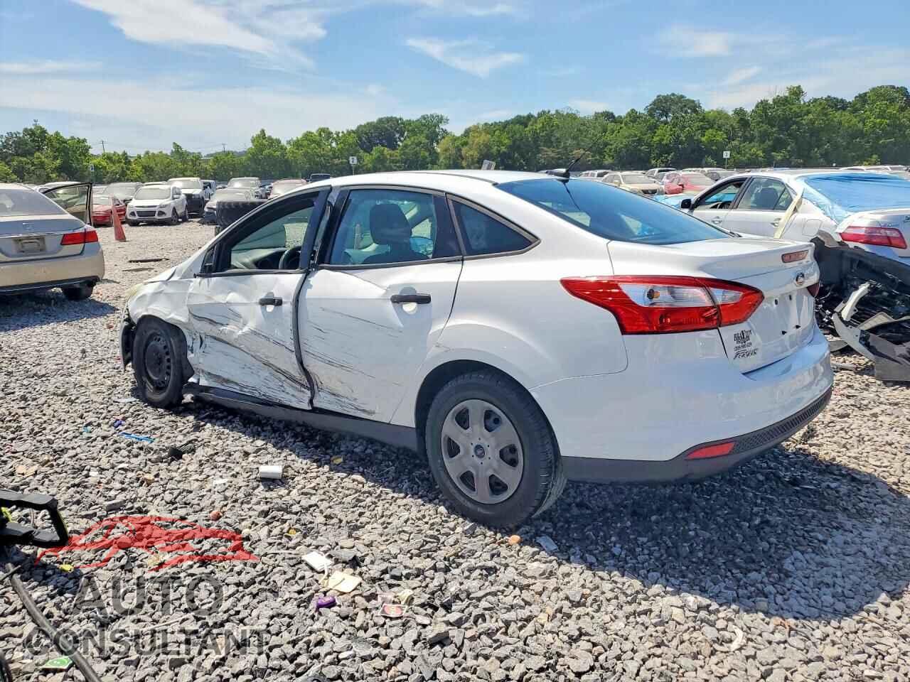 FORD FOCUS 2013 - 1FADP3E20DL338081