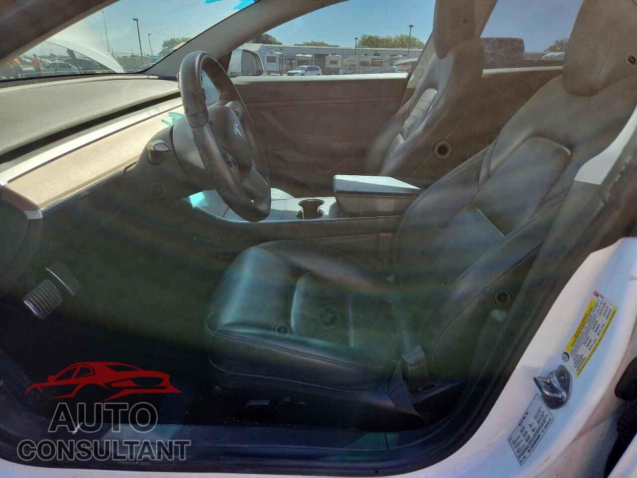 TESLA MODEL 3 2019 - 5YJ3E1EB2KF452891