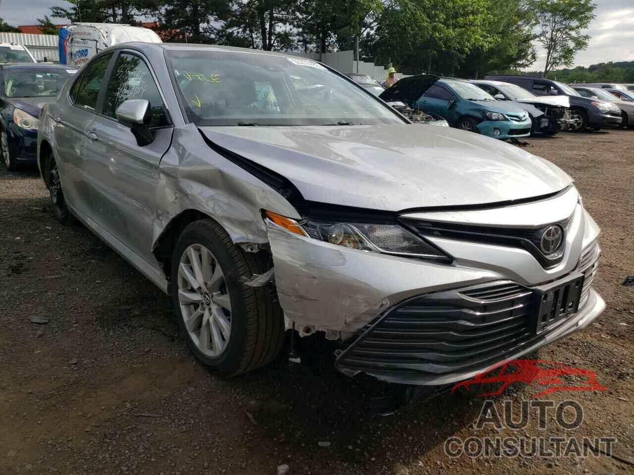 TOYOTA CAMRY 2018 - 4T1B11HK4JU637383