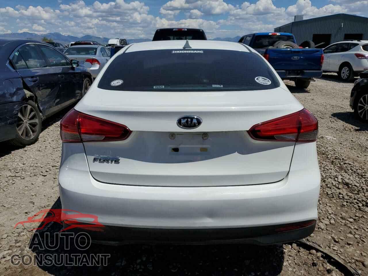 KIA FORTE 2017 - 3KPFK4A7XHE029645