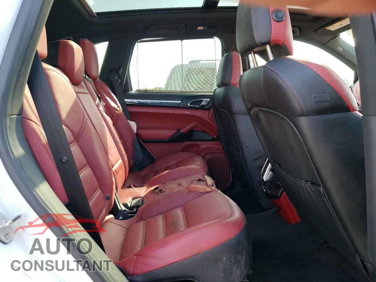 PORSCHE CAYENNE 2016 - WP1AA2A26GKA14964