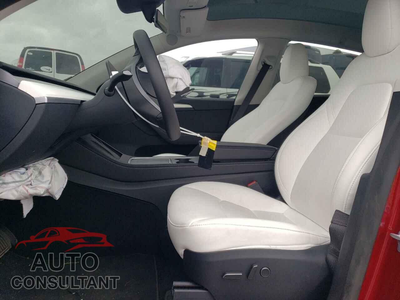 TESLA MODEL Y 2024 - 7SAYGDEE7RF002324