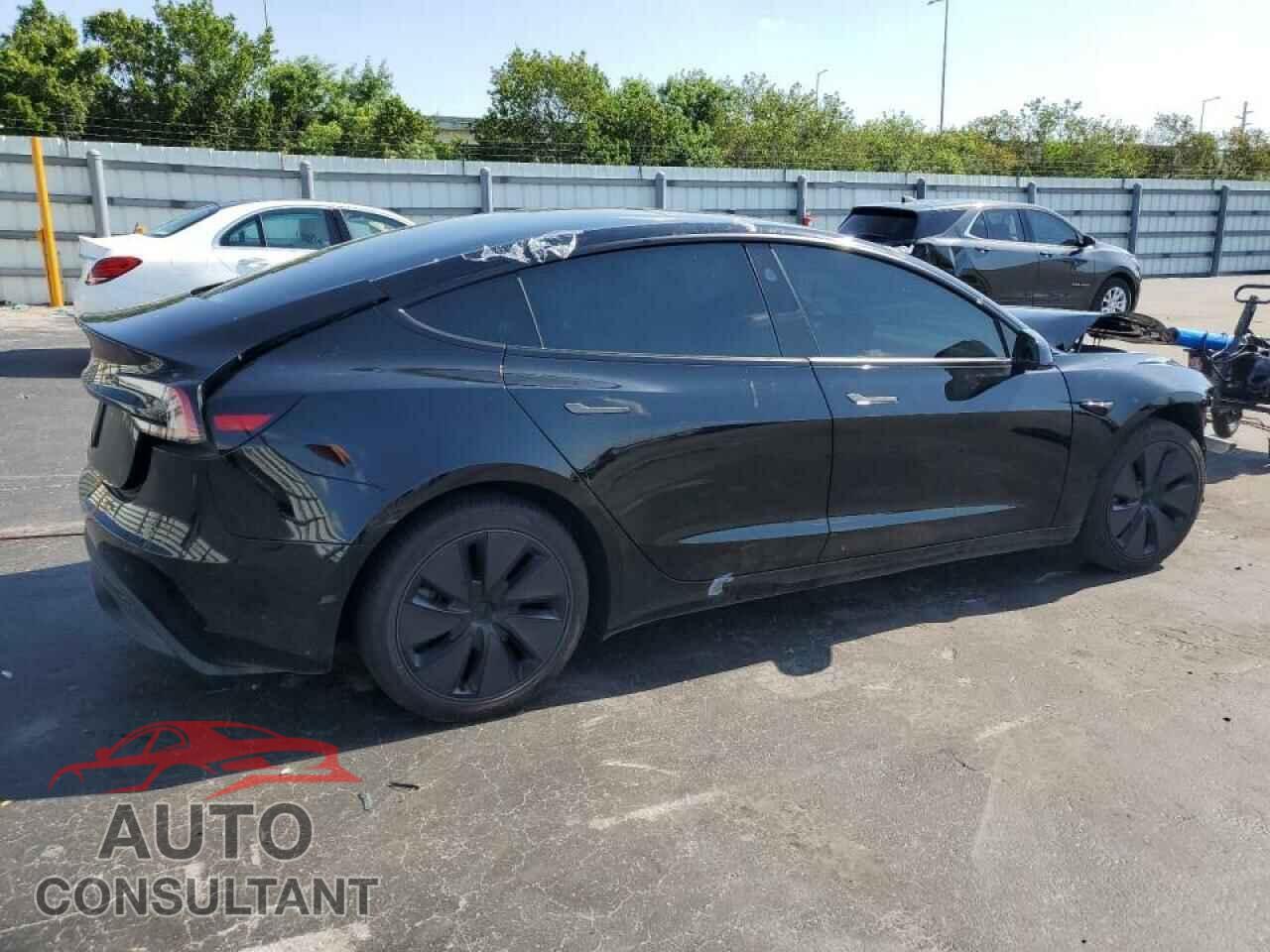 TESLA MODEL 3 2024 - 5YJ3E1EAXRF743835
