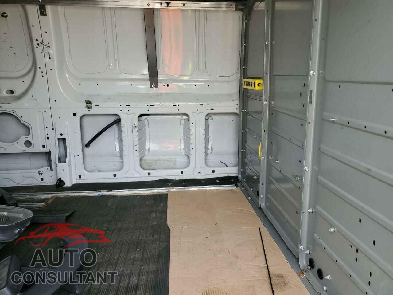 FORD TRANSIT 2018 - 1FTYR2YM7JKB11758