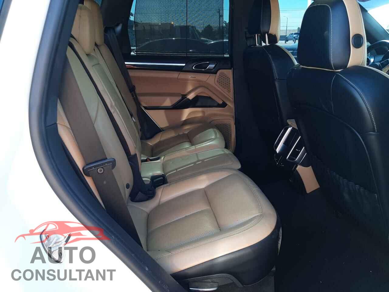 PORSCHE CAYENNE 2017 - WP1AE2A23HLA75950
