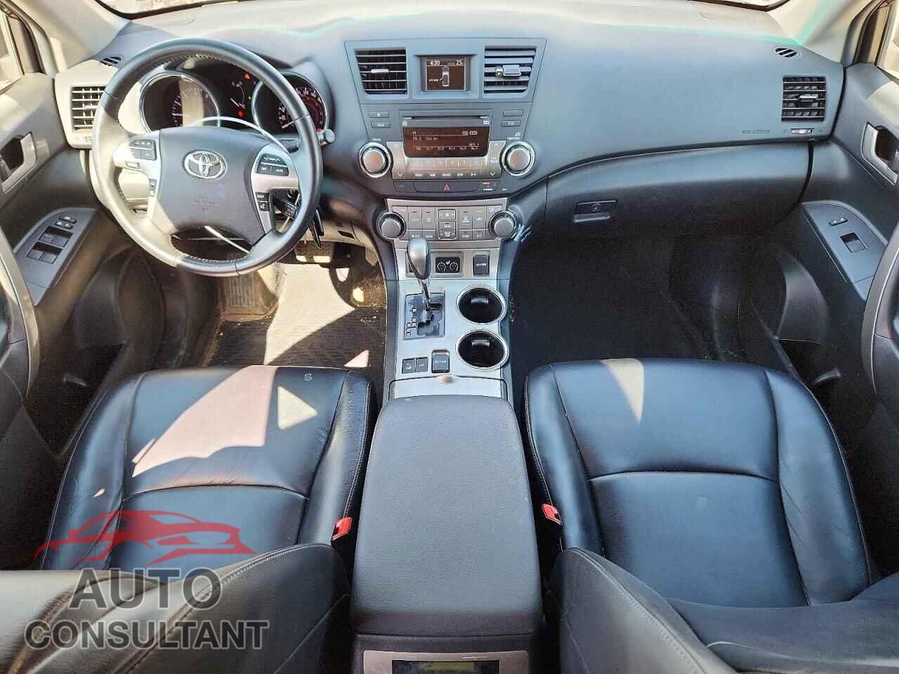 TOYOTA HIGHLANDER 2013 - 5TDBK3EH8DS268896