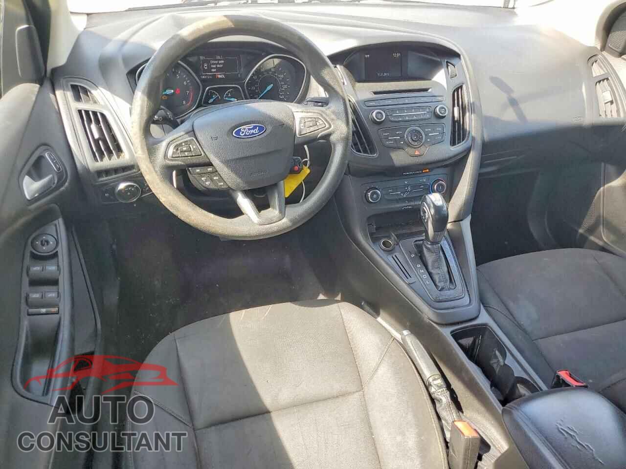 FORD FOCUS 2015 - 1FADP3K28FL364354