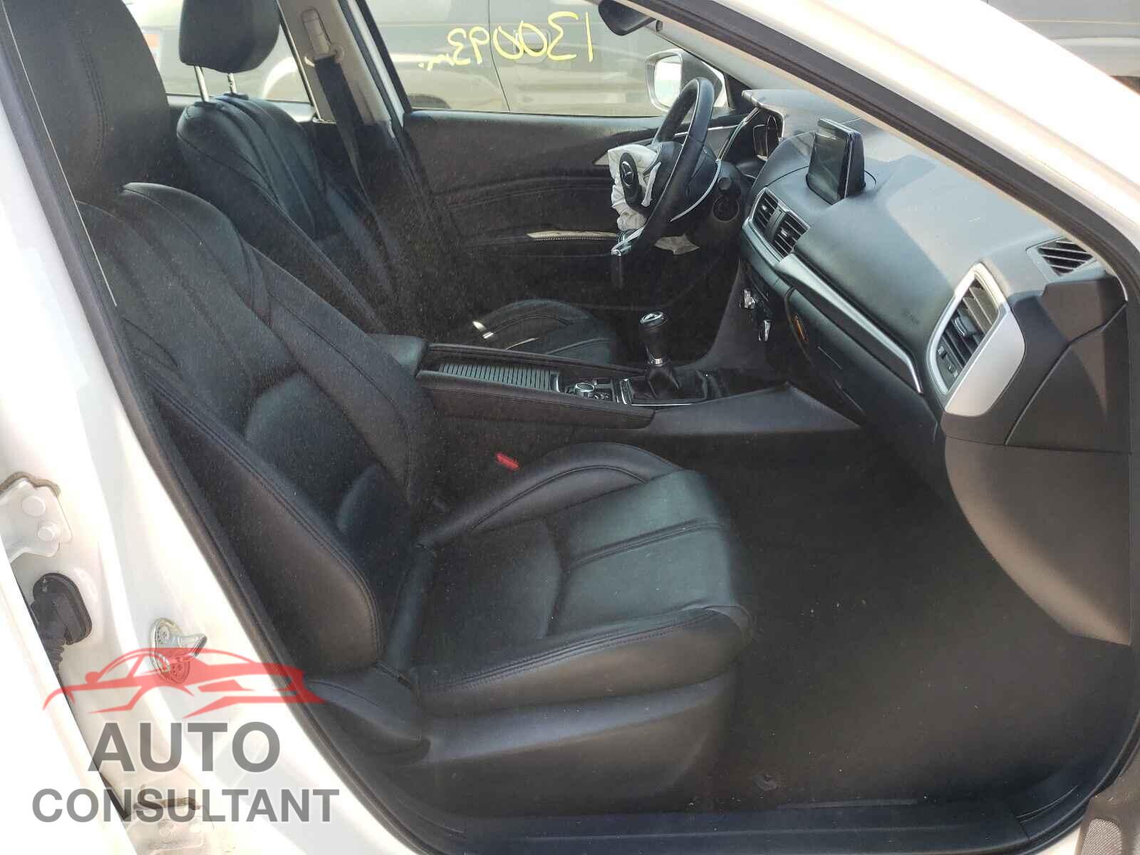 MAZDA 3 2017 - 3MZBN1L37HM154636