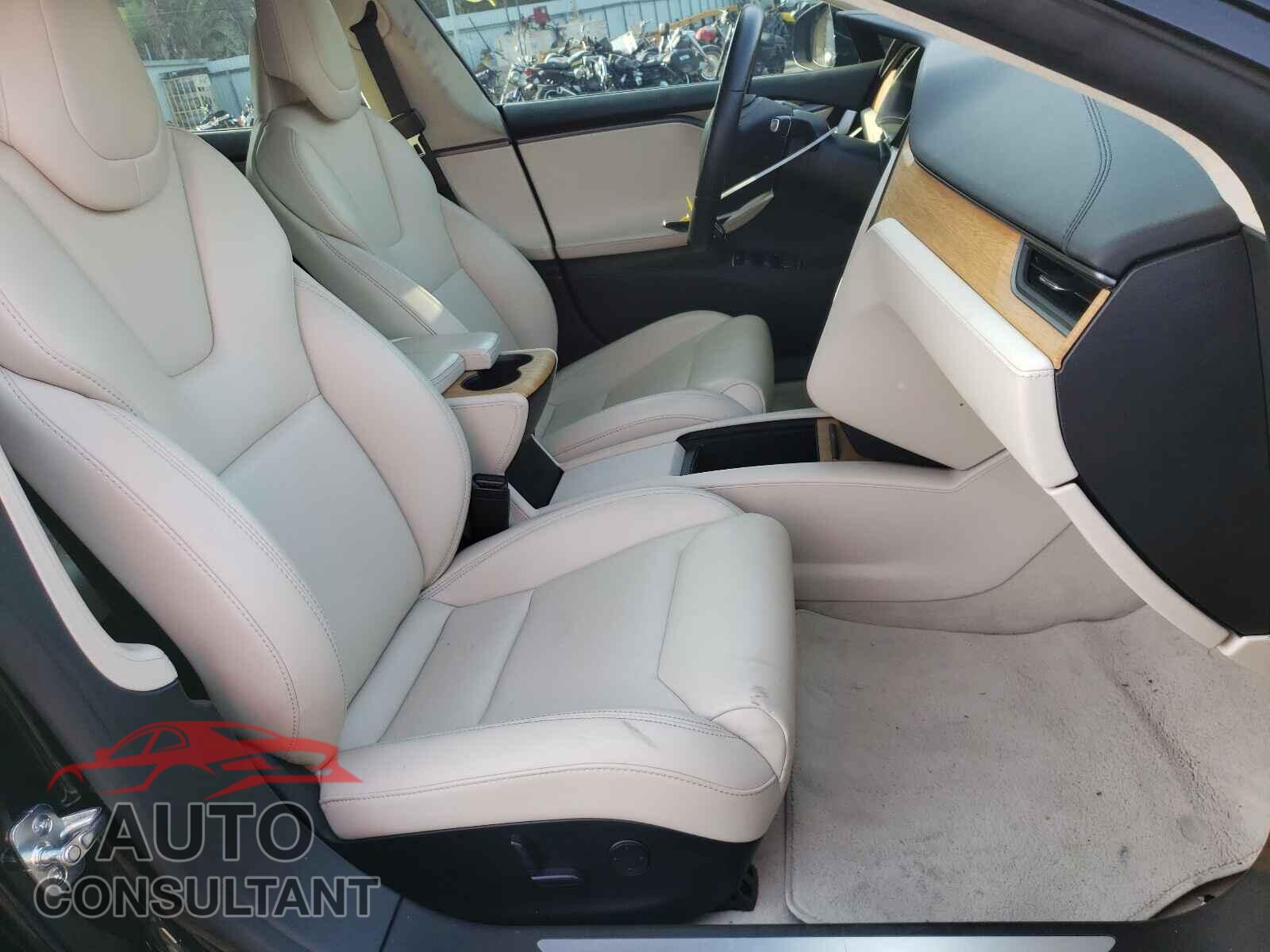 TESLA MODEL S 2018 - 5YJSA1E25JF261133