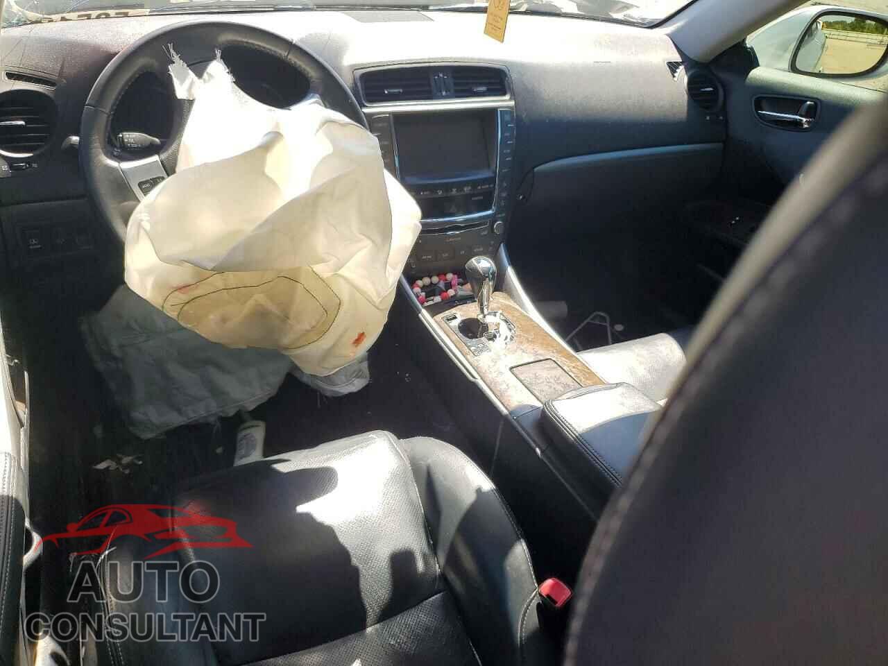 LEXUS IS 2011 - JTHCE5C21B5000697