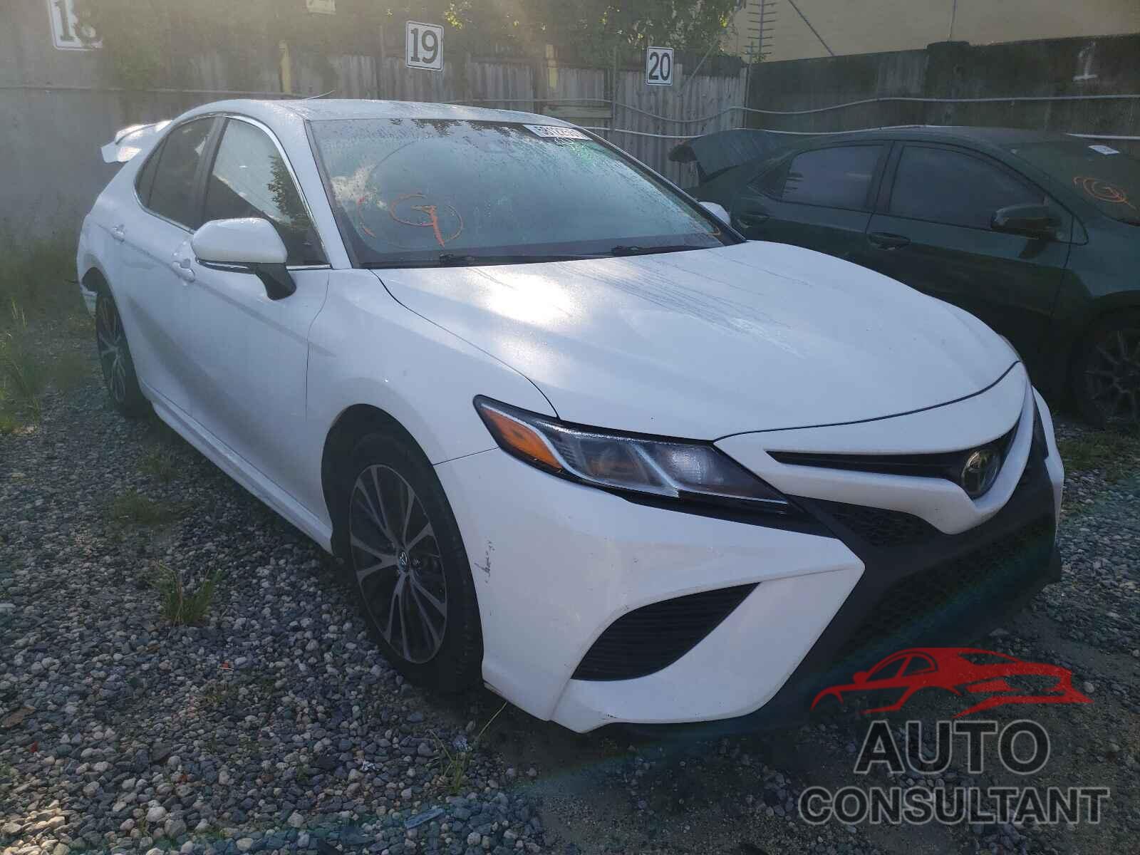 TOYOTA CAMRY 2018 - 4T1B11HK5JU615070