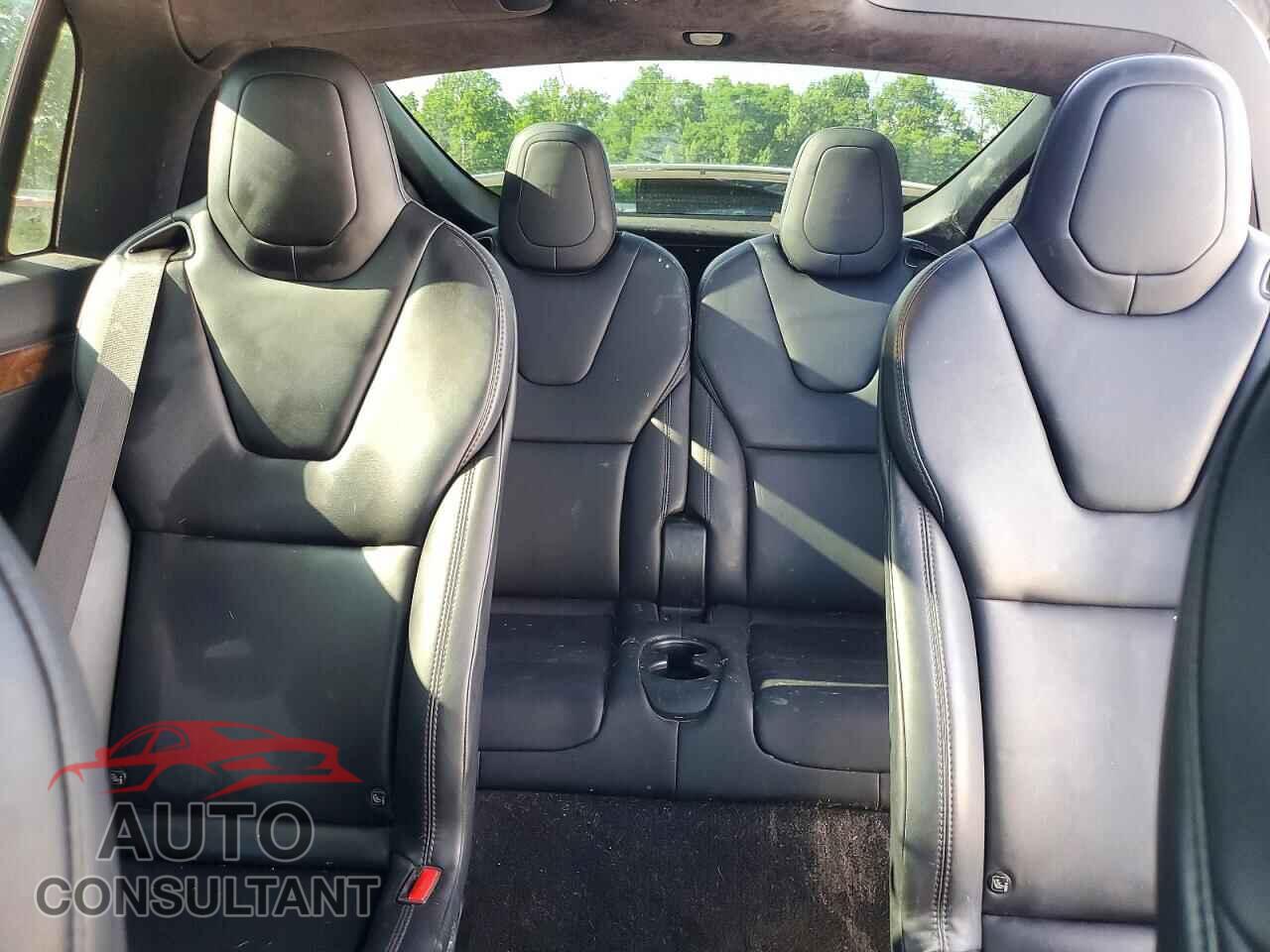 TESLA MODEL X 2020 - 5YJXCBE2XLF242537