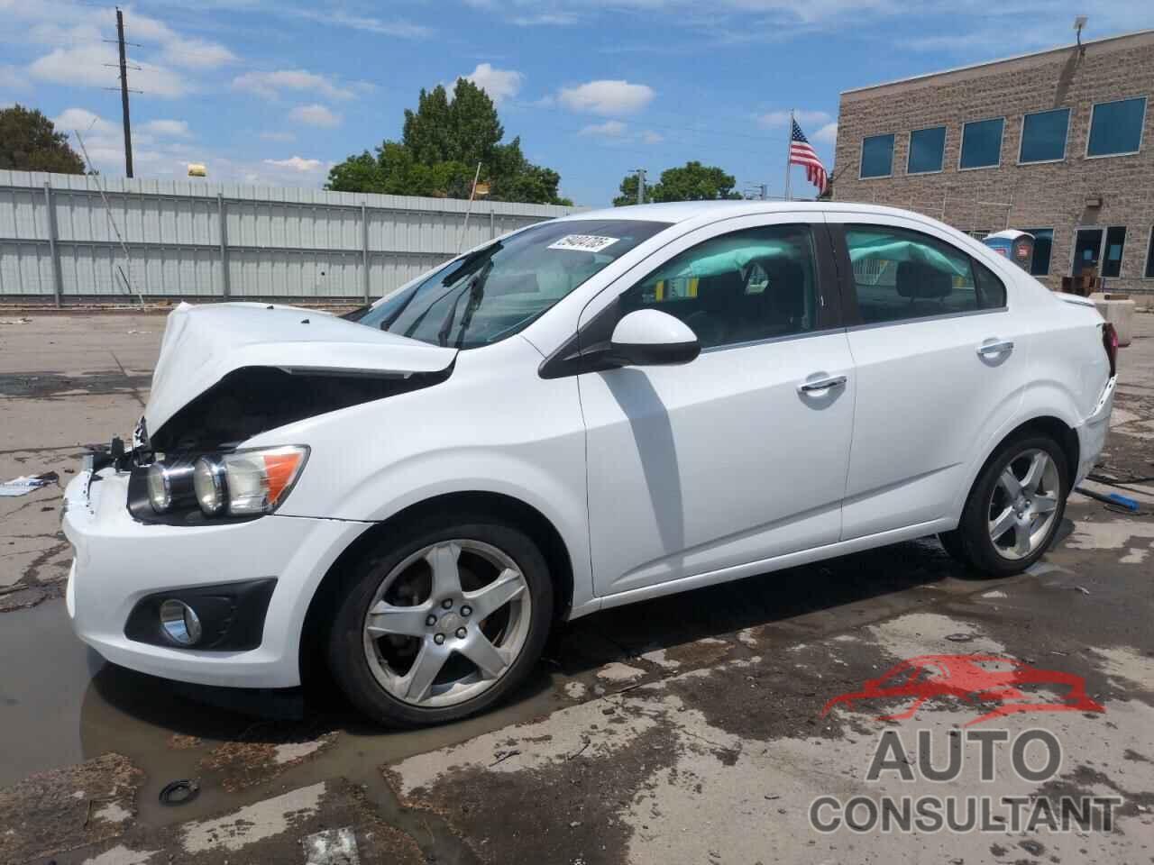CHEVROLET SONIC 2015 - 1G1JE5SBXF4122456