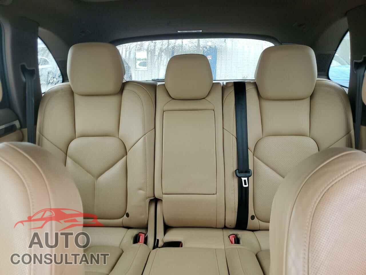 PORSCHE CAYENNE 2016 - WP1AA2A21GLA00867