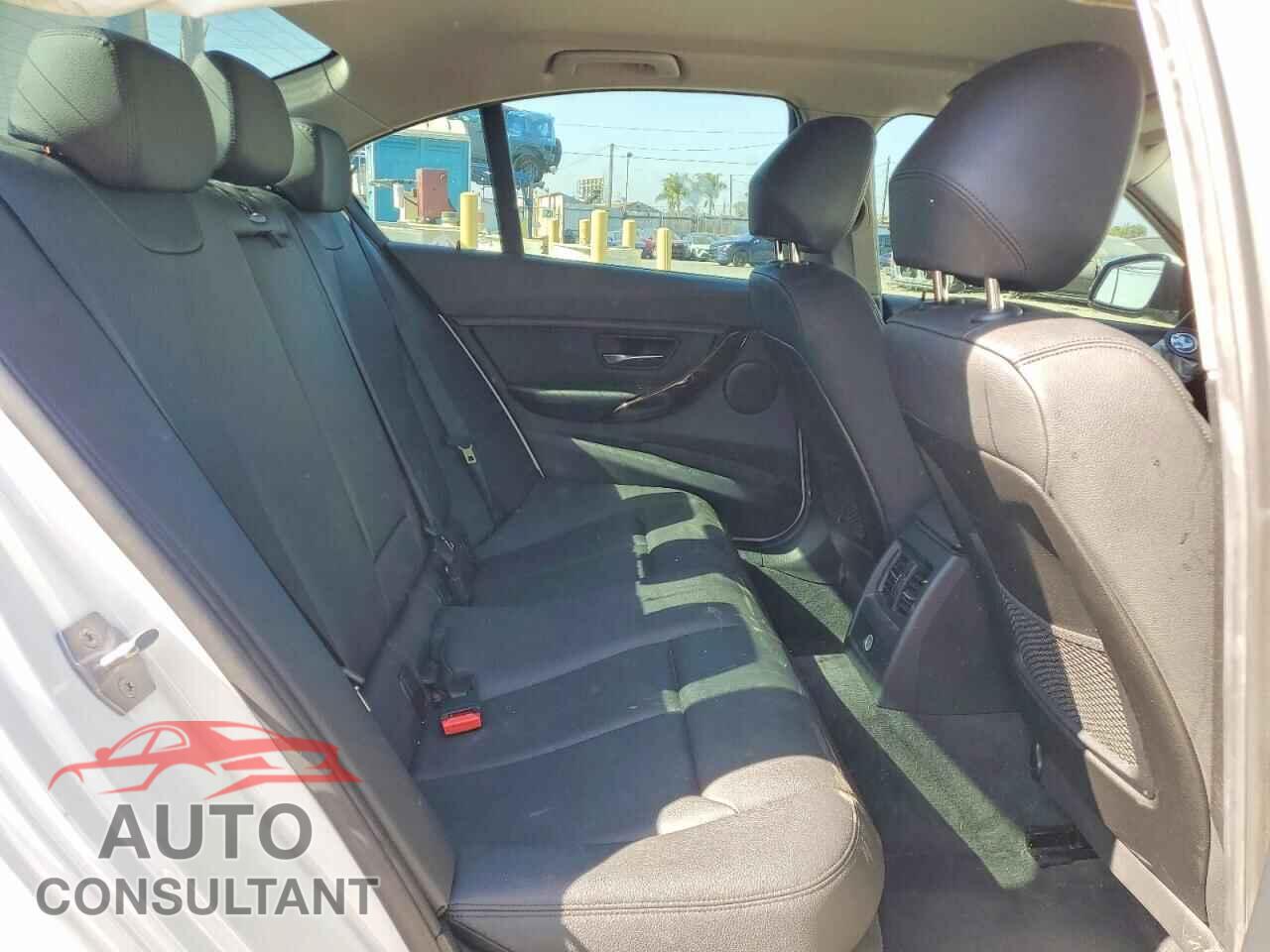 BMW 3 SERIES 2015 - WBA3C1C53FP851434