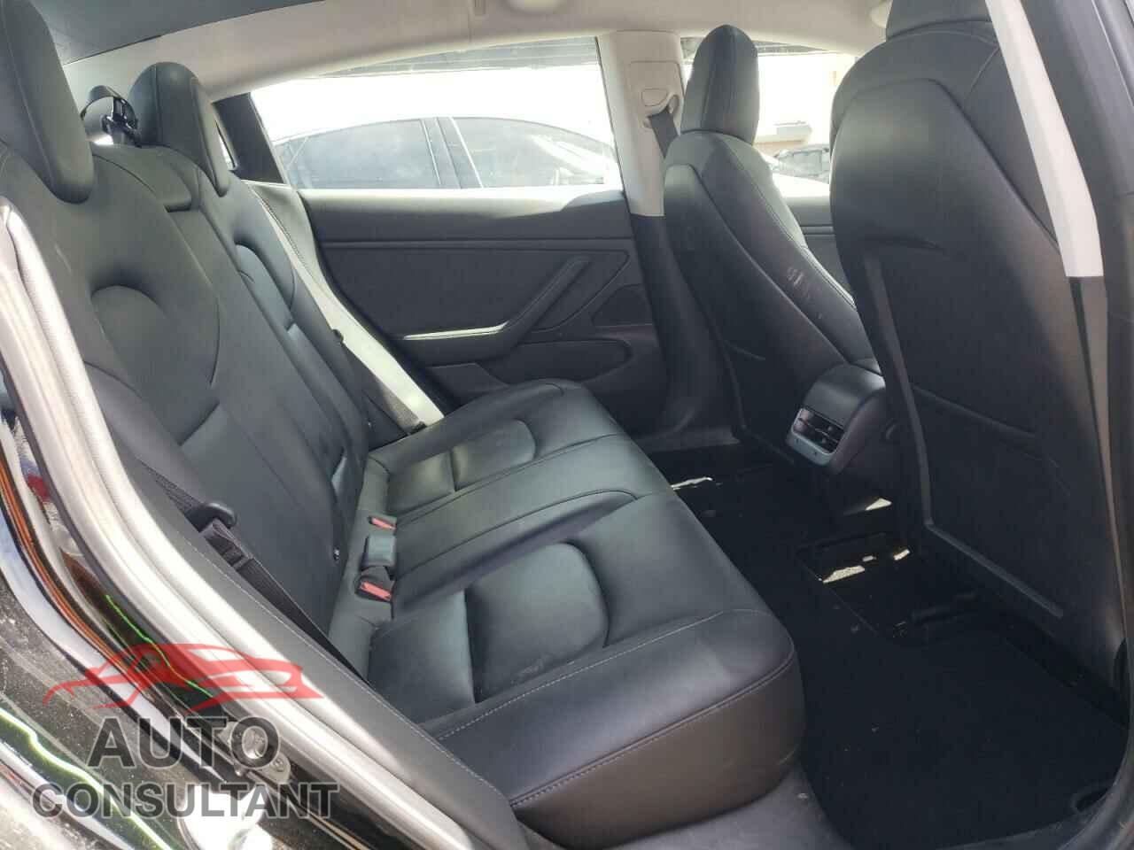 TESLA MODEL 3 2018 - 5YJ3E1EB8JF130772