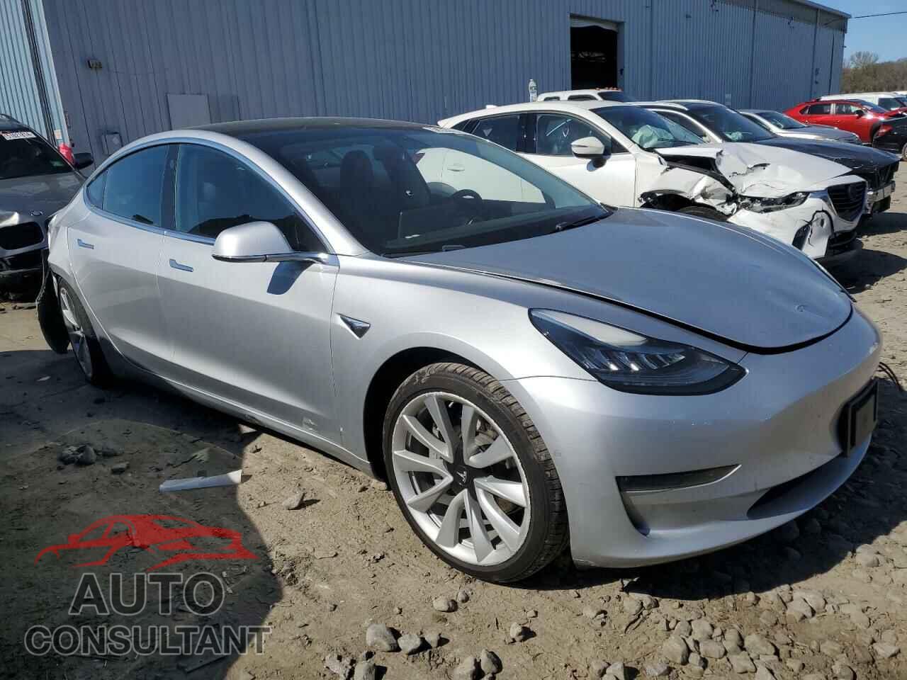 TESLA MODEL 3 2018 - 5YJ3E1EA8JF060889